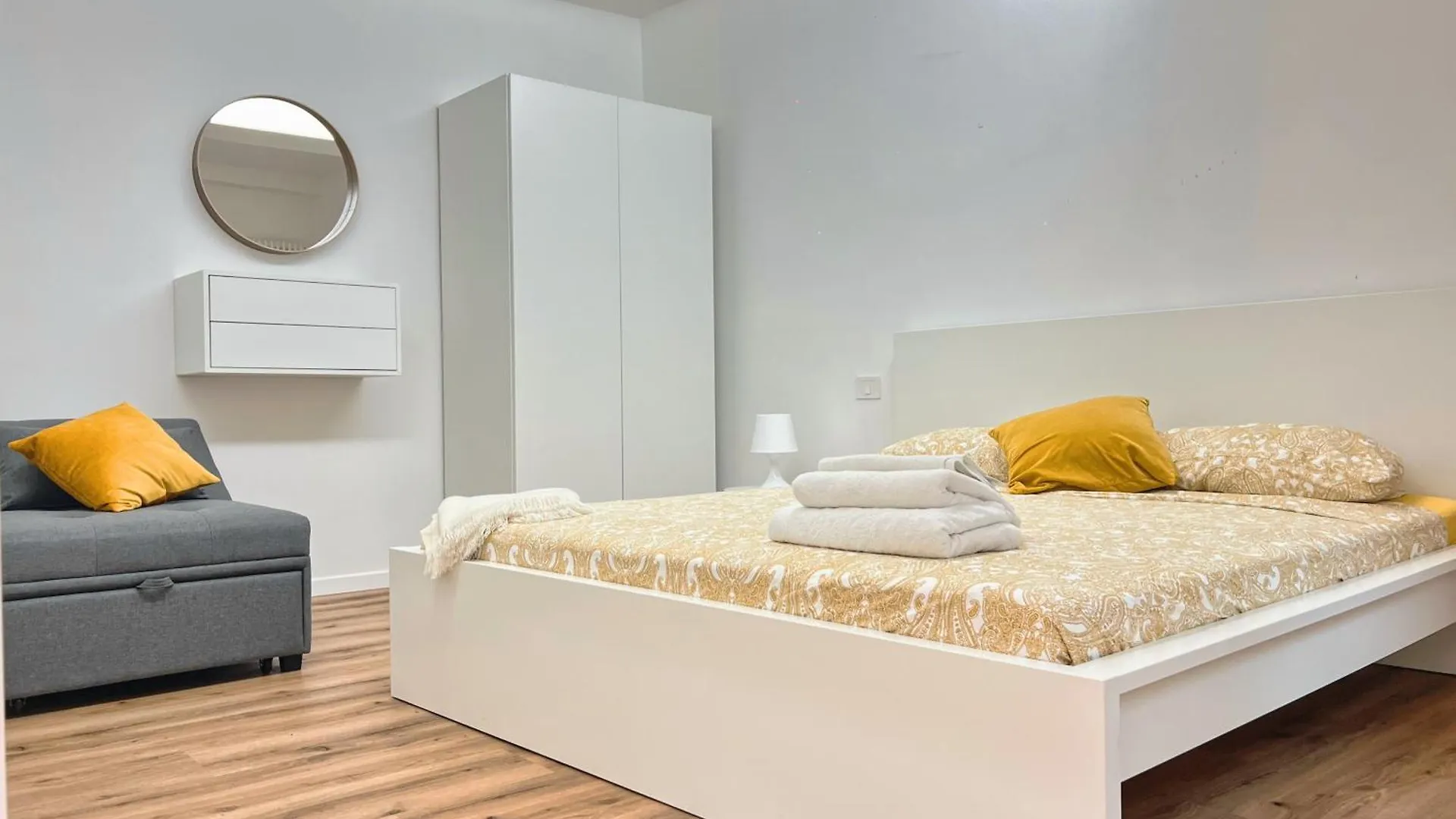 Central Elegant Apartment In Verona
